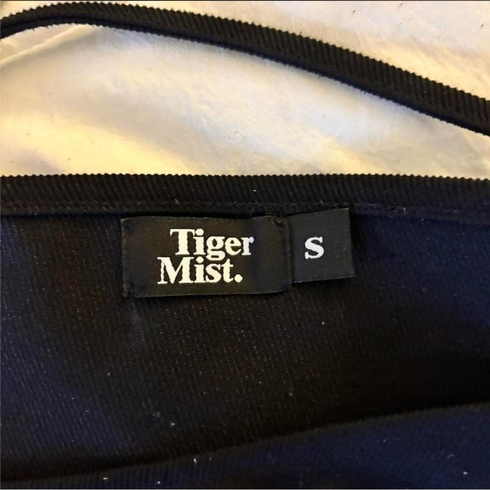 Tiger Mist Women’s Mini Skirt with fabric belt